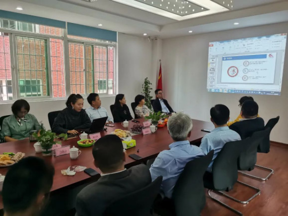 情暖永新昌丨熱烈歡迎廈門總商會舉辦的哈工大會長班同學(xué)光臨廈門永新昌參觀指導(dǎo)。