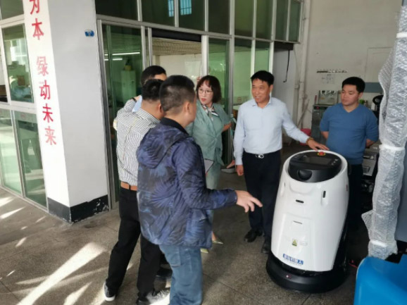 情暖永新昌丨熱烈歡迎廈門總商會舉辦的哈工大會長班同學(xué)光臨廈門永新昌參觀指導(dǎo)。